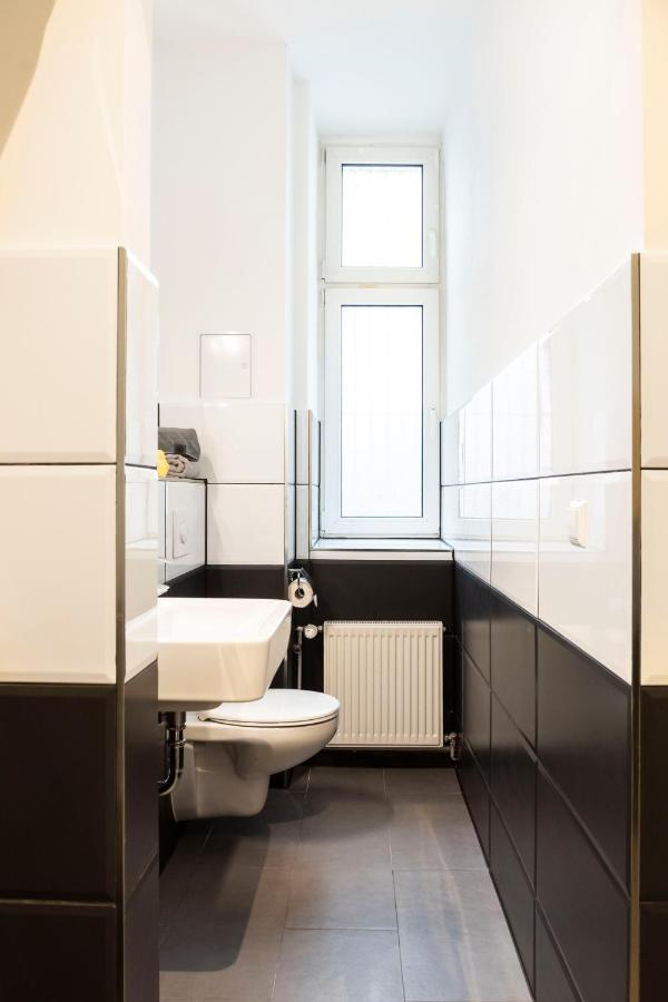 Amazing Apartment 1BR for 7 @Mauerpark PBerg Berlin Bagian luar foto